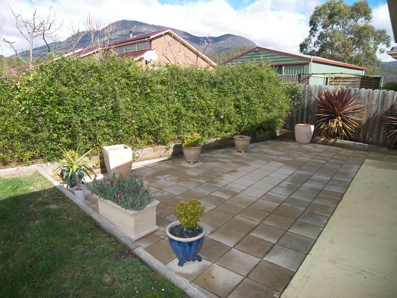 1, 38 Ruth Drive, Lenah Valley TAS 7008