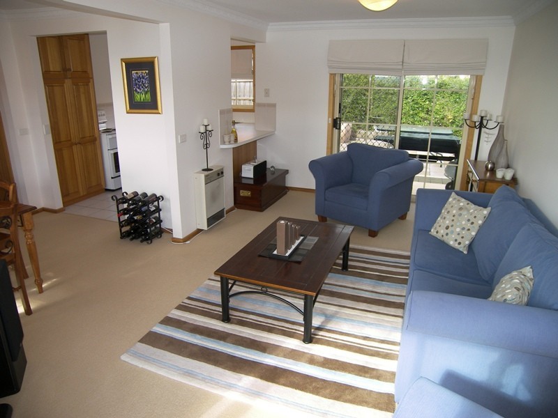 1, 38 Ruth Drive, Lenah Valley TAS 7008