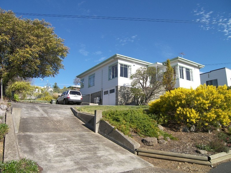 9 Fifth Avenue, West Moonah TAS 7009