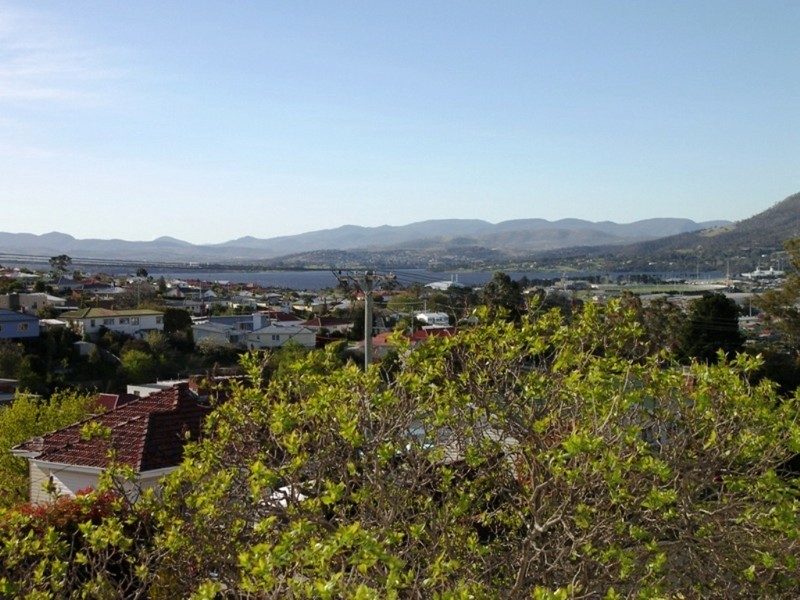 9 Fifth Avenue, West Moonah TAS 7009