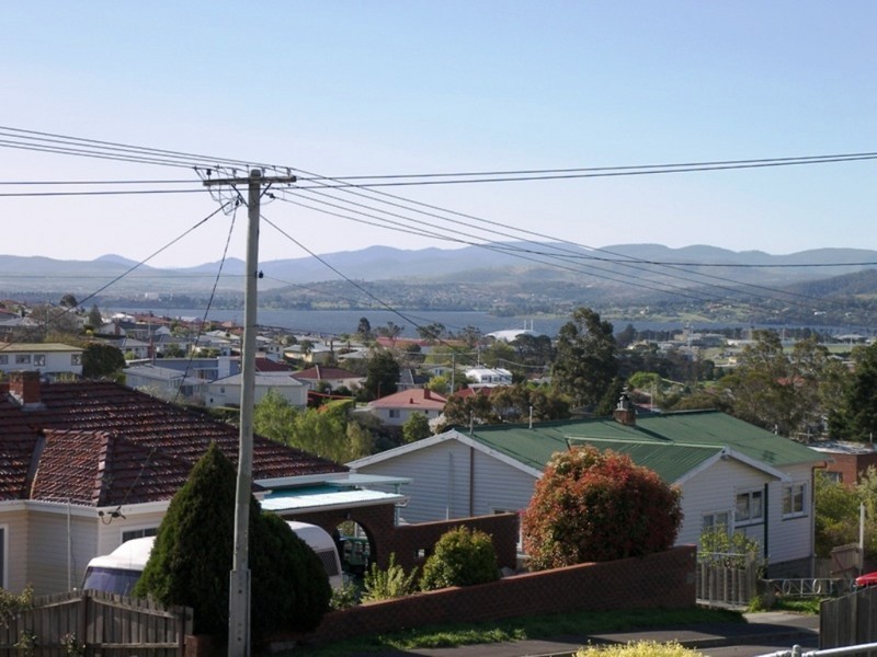 9 Fifth Avenue, West Moonah TAS 7009