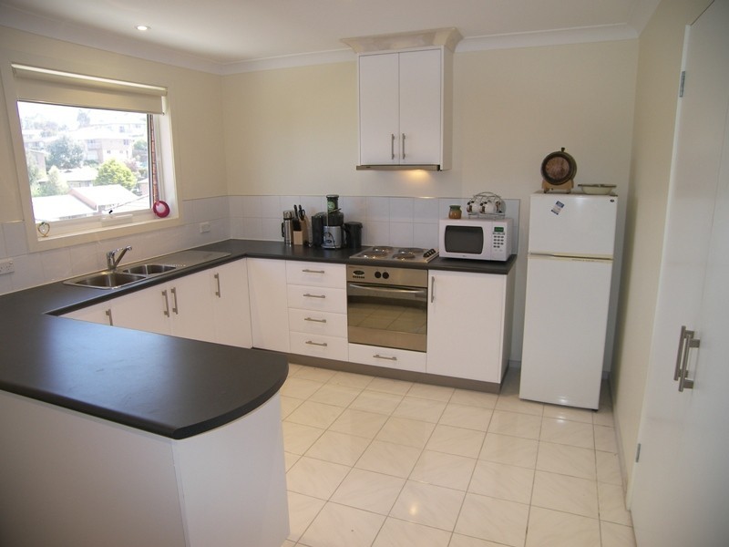 2/42 Hiern Road, Blackmans Bay TAS 7052