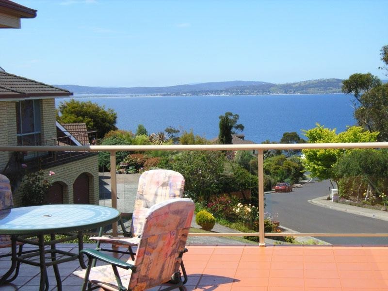 72 Suncoast Drive, Blackmans Bay TAS 7052