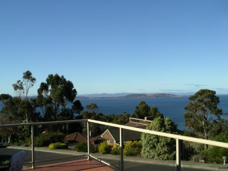 72 Suncoast Drive, Blackmans Bay TAS 7052