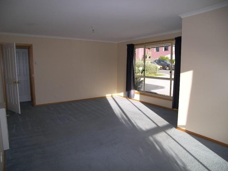 2/12 Thornbill Street, Kingston TAS 7050