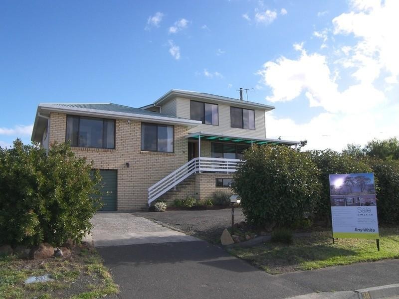 30 Lake Vue Parade, Midway Point TAS 7171