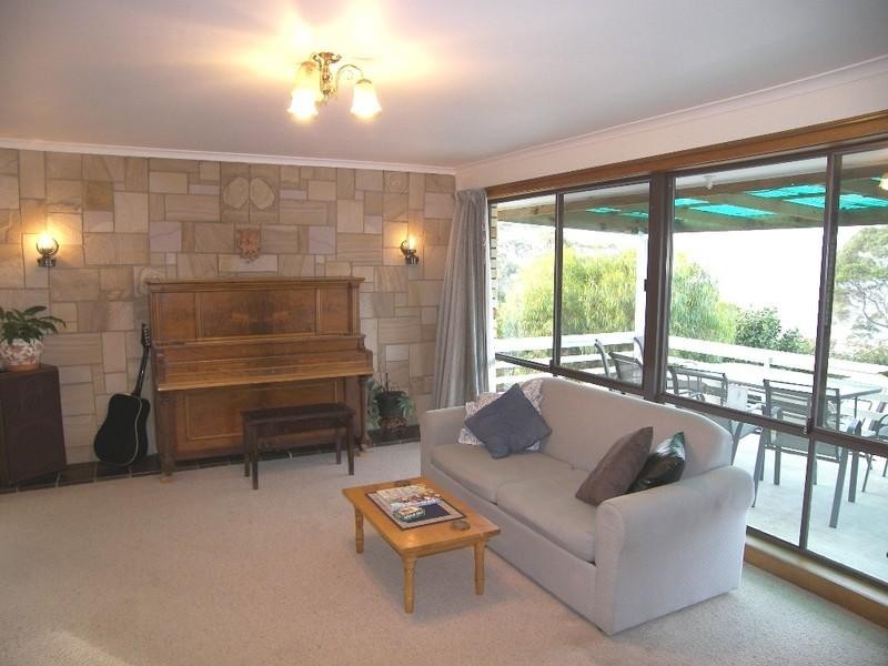 30 Lake Vue Parade, Midway Point TAS 7171