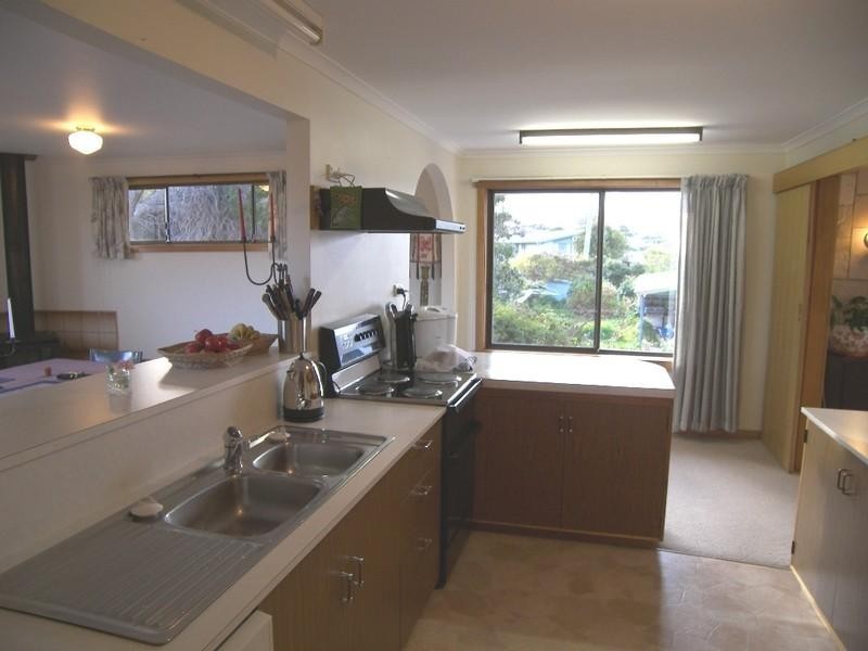 30 Lake Vue Parade, Midway Point TAS 7171