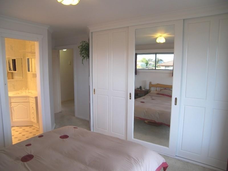 30 Lake Vue Parade, Midway Point TAS 7171