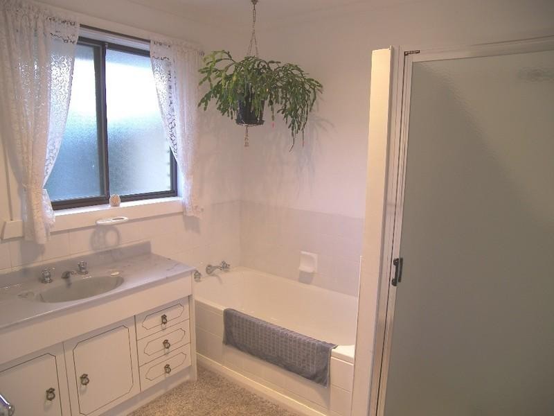 30 Lake Vue Parade, Midway Point TAS 7171