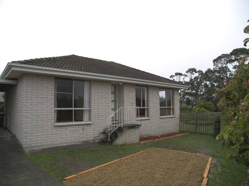 2/12 Aldinga Street, Blackmans Bay TAS 7052