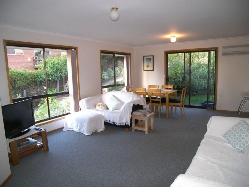 2/29 Cuthbertson Place, Lenah Valley TAS 7008