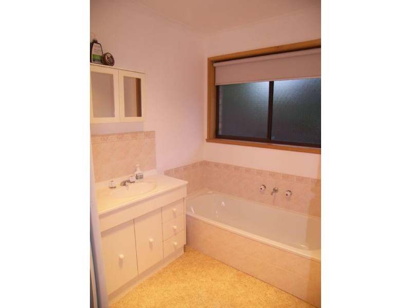 2/29 Cuthbertson Place, Lenah Valley TAS 7008