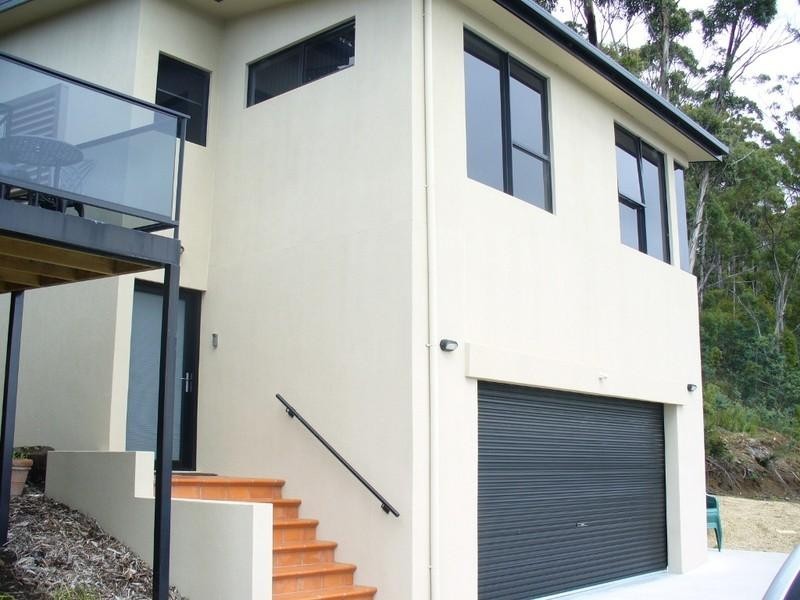 2/18 Woodcutters Road, Tolmans Hill TAS 7007