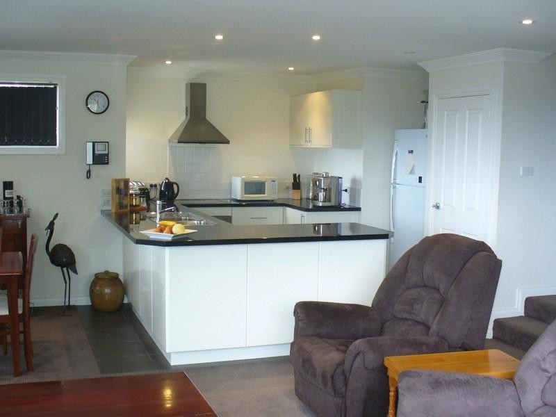 2/18 Woodcutters Road, Tolmans Hill TAS 7007