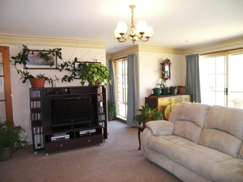 24 Clives Avenue, Old Beach TAS 7017