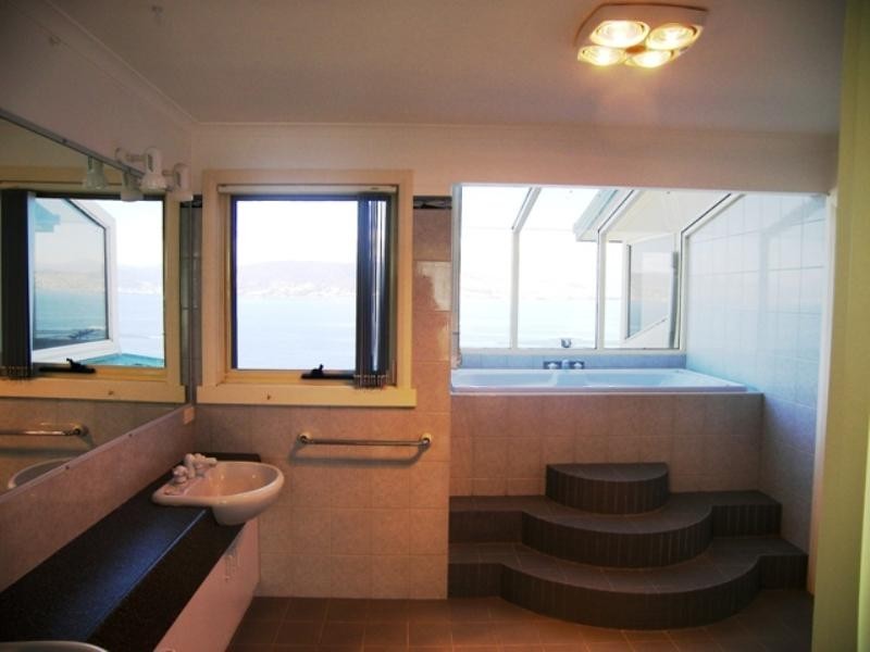 10 Vaughan Court, Tranmere TAS 7018
