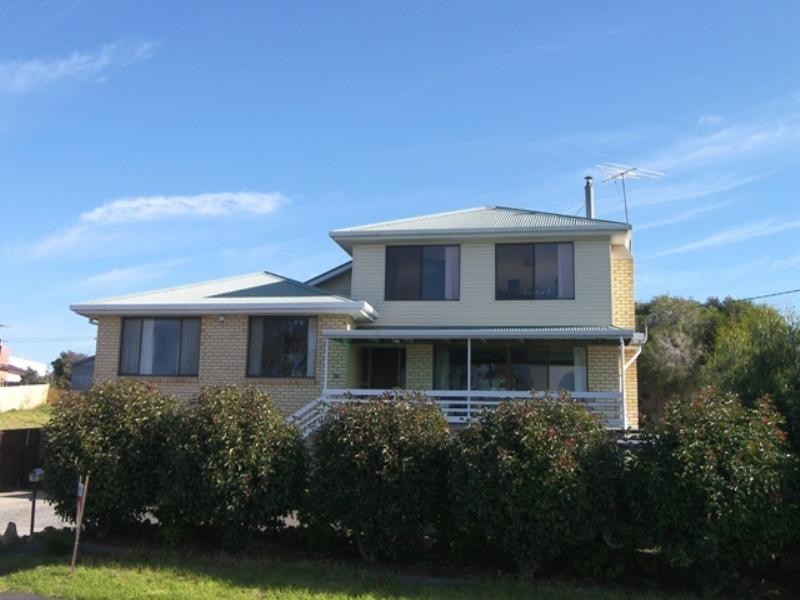 30 Lake Vue Parade, Midway Point TAS 7171
