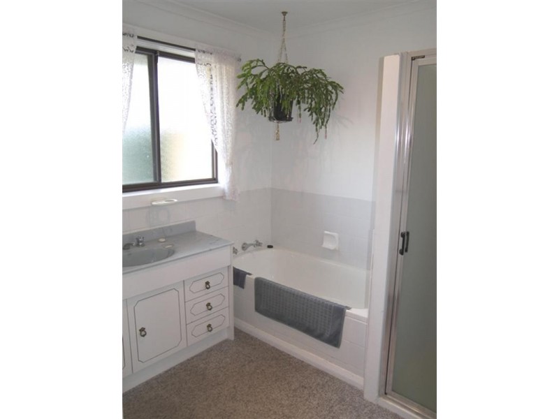 30 Lake Vue Parade, Midway Point TAS 7171