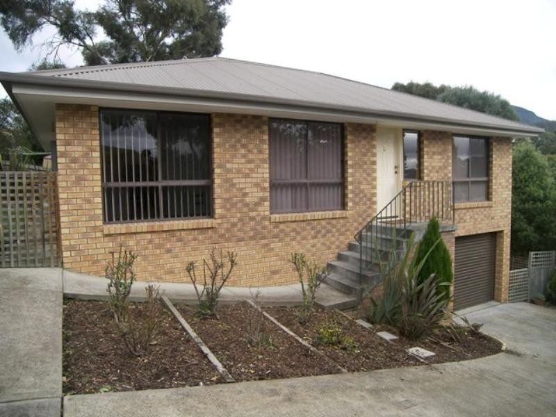 2/29 Cuthbertson Place, Lenah Valley TAS 7008