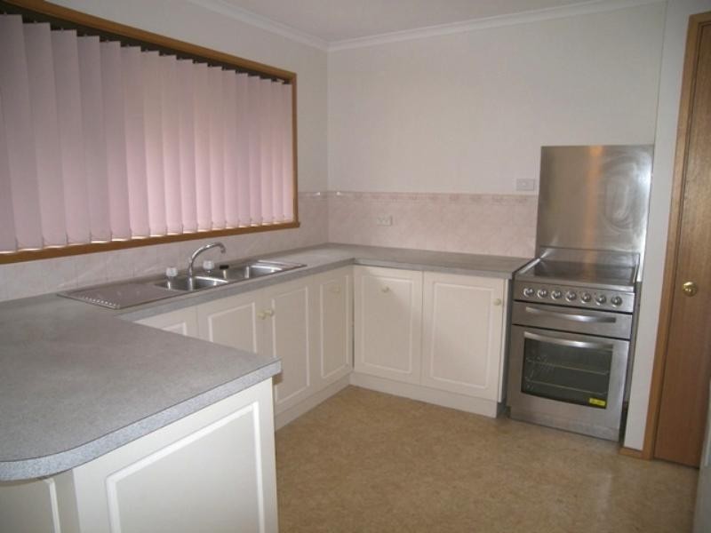 2/29 Cuthbertson Place, Lenah Valley TAS 7008
