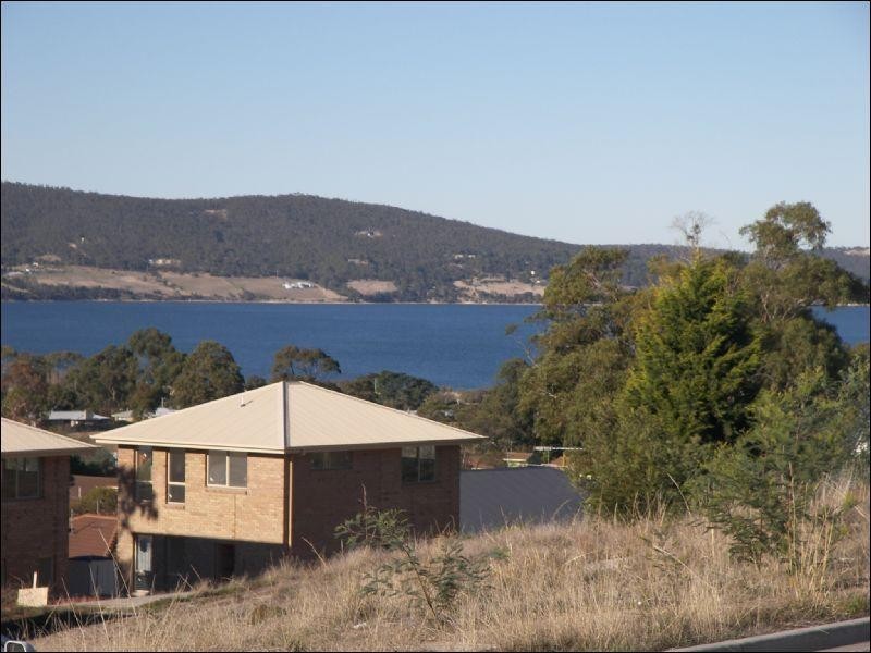 35 Emmaline Court, Rokeby TAS 7019