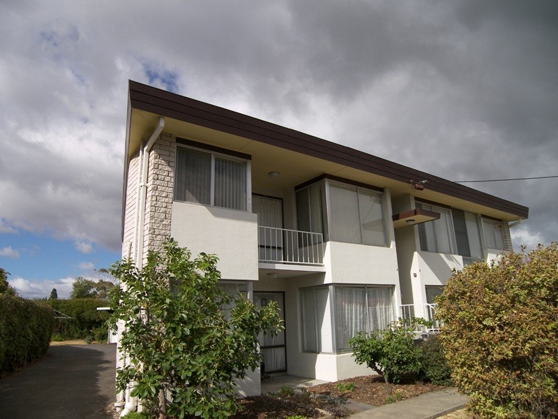 3/1b Shore Street, Rose Bay TAS 7015