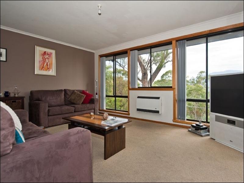 55 Begonia Street, Lindisfarne TAS 7015