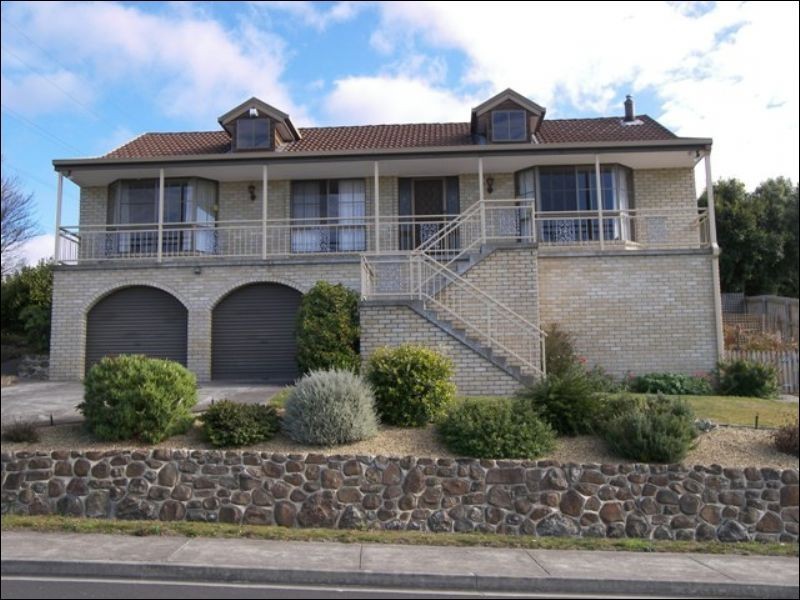 16 Firth Road, Lenah Valley TAS 7008