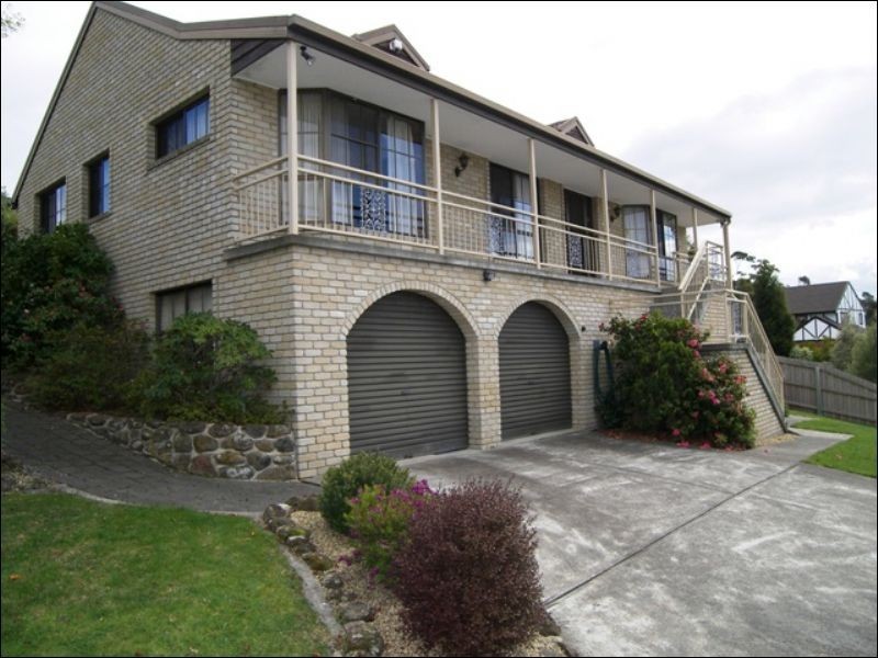 16 Firth Road, Lenah Valley TAS 7008