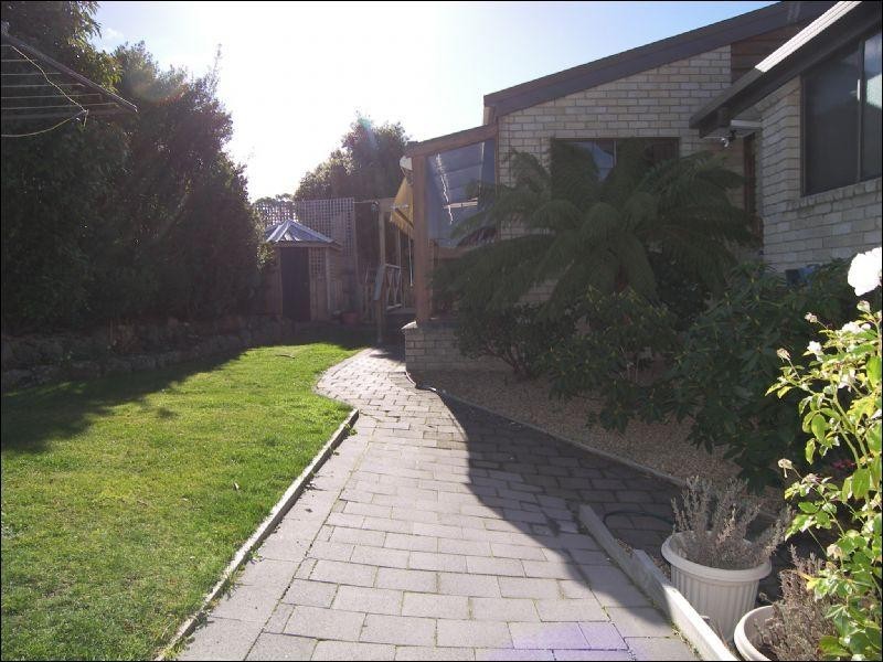16 Firth Road, Lenah Valley TAS 7008