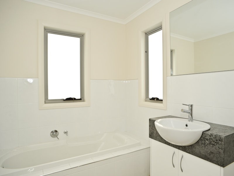 2/10 Suva, Midway Point TAS 7171