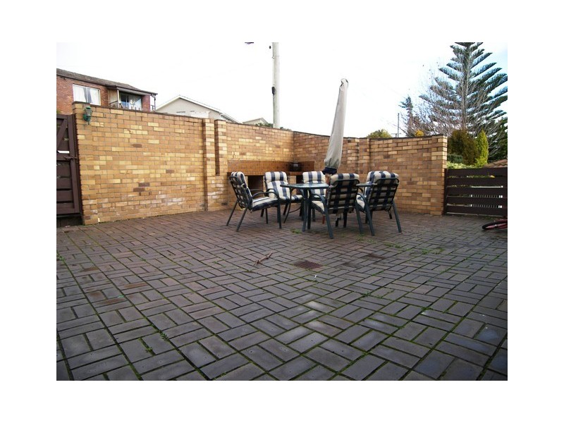 19 Begonia Street, Lindisfarne TAS 7015