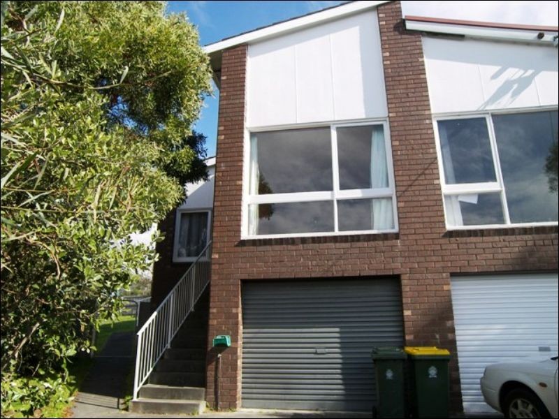 2/11 Kulgoa Place, Blackmans Bay TAS 7052