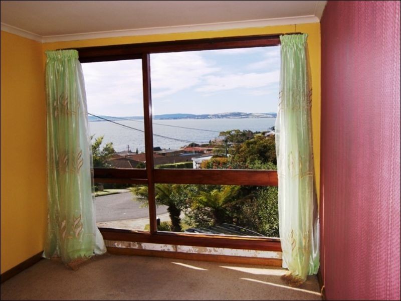 2/11 Kulgoa Place, Blackmans Bay TAS 7052