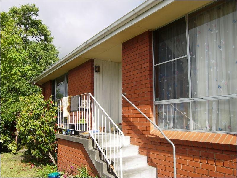 2/15 Melaleuca Drive, Blackmans Bay TAS 7052