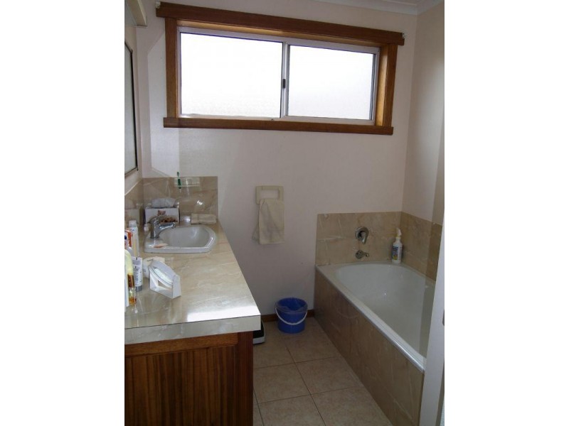 5 Barton Avenue, Triabunna TAS 7190