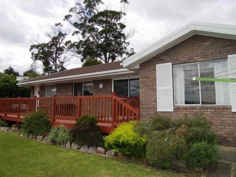 5 Barton Avenue, Triabunna TAS 7190