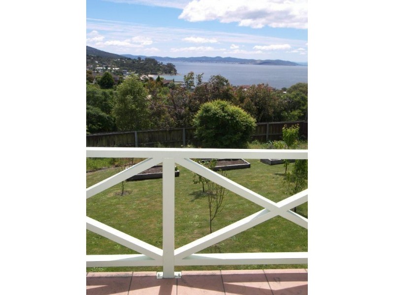 9 Clearwater Court, Blackmans Bay TAS 7052