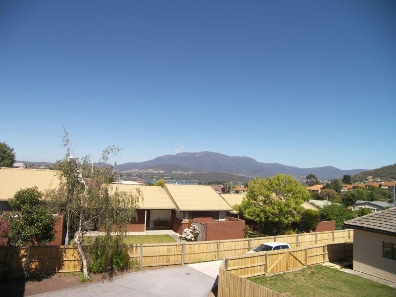 27A Beach Road, Lindisfarne TAS 7015