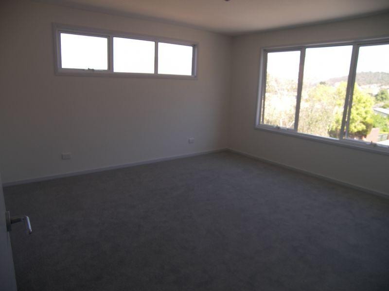 27A Beach Road, Lindisfarne TAS 7015