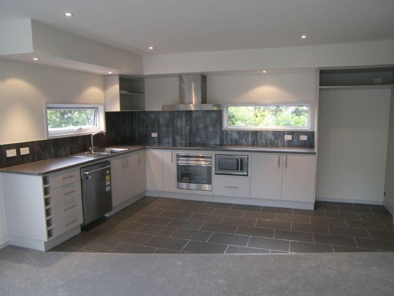 27A Beach Road, Lindisfarne TAS 7015