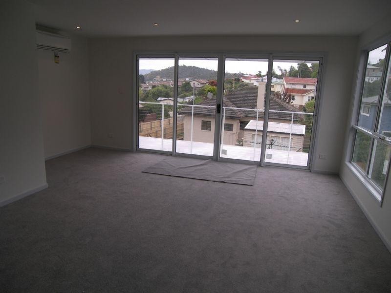 27A Beach Road, Lindisfarne TAS 7015