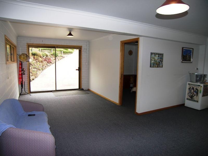 78 Henley Street, Lindisfarne TAS 7015