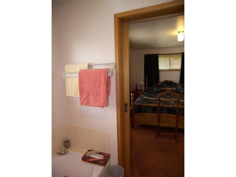 78 Henley Street, Lindisfarne TAS 7015