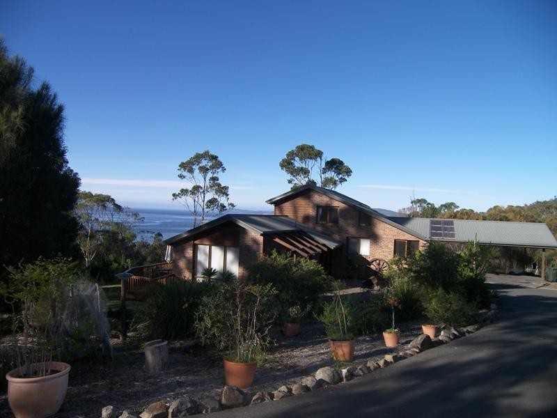 77 Coolamon Road, Taroona TAS 7053