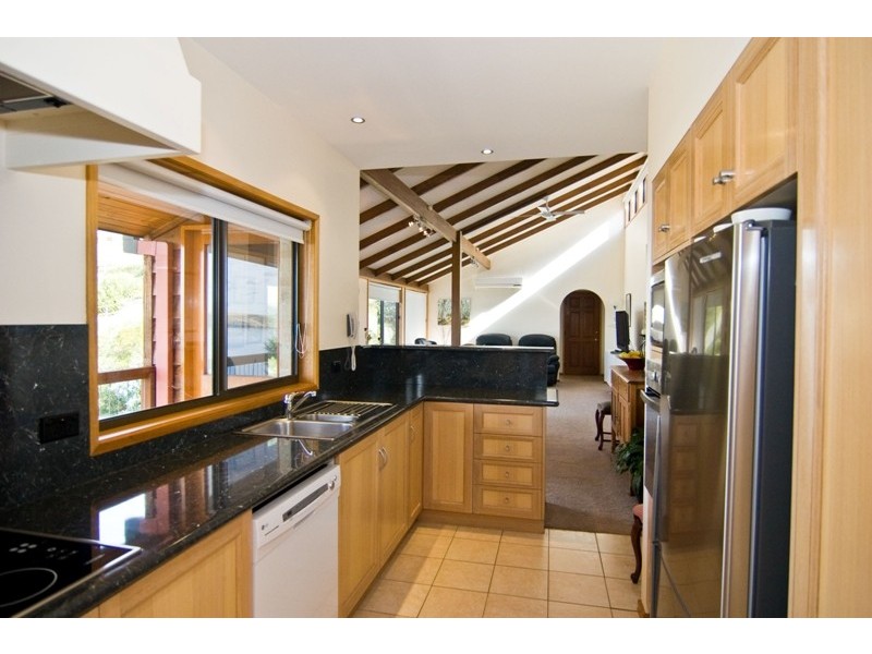 9-11 Pauldon Drive, Sandy Bay TAS 7005