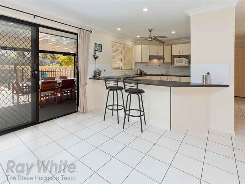 2 Bellevue Place, Springfield Lakes QLD 4300