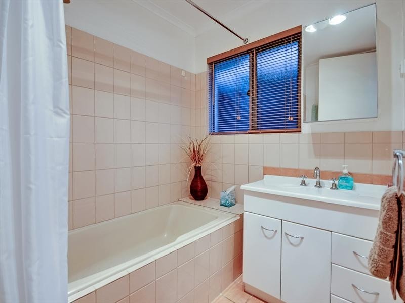 94 Cochrane Street, Camira QLD 4300