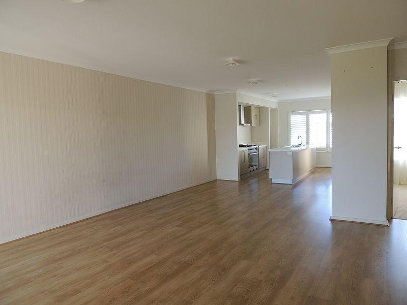 42 Atlantic Drive, Springfield Lakes QLD 4300